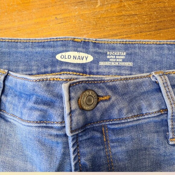 Old Navy Rock Star Super Skinny HIGH-RISE JEANS Womens SIZE 12 - Picture 1 of 6